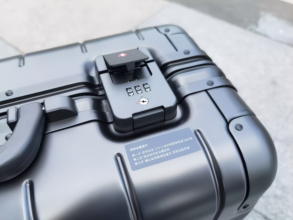 小米铝合金旅行箱评测,小米金属旅行箱2