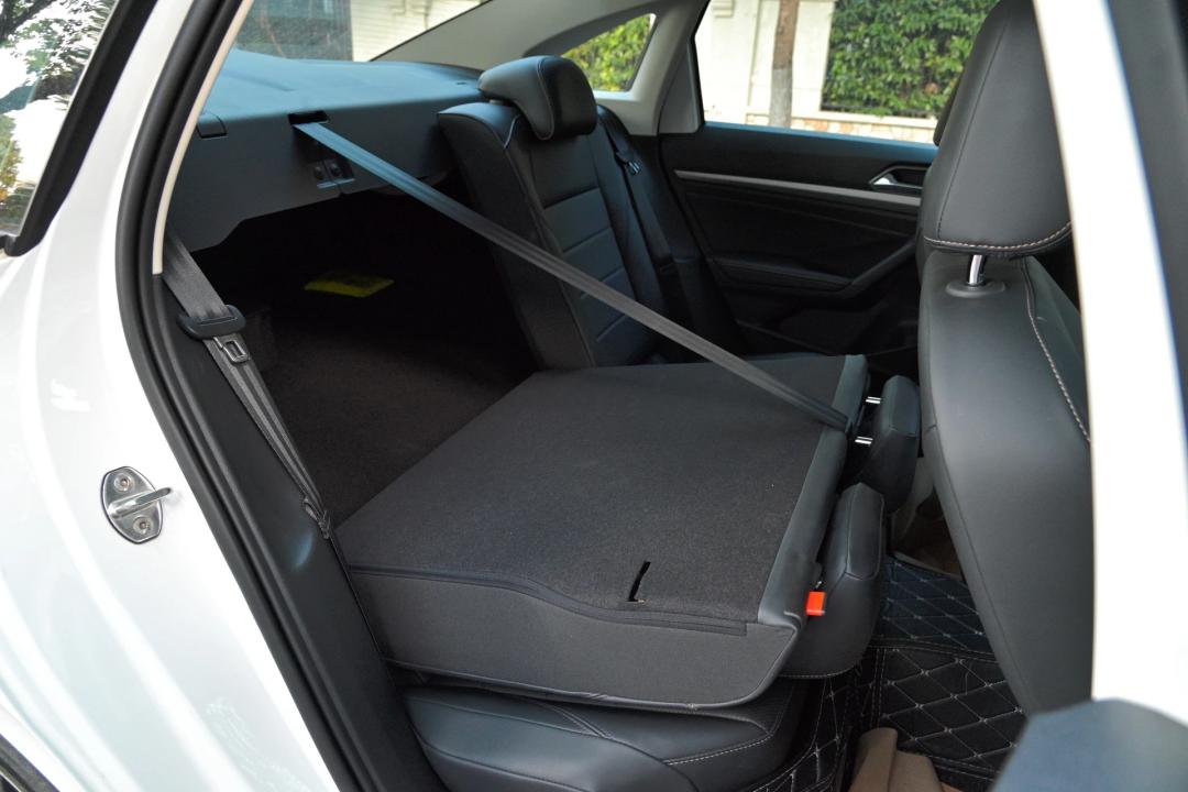 大众朗逸plus1.4t2018舒适版二手,二手朗逸2021款1.5l自动舒适版