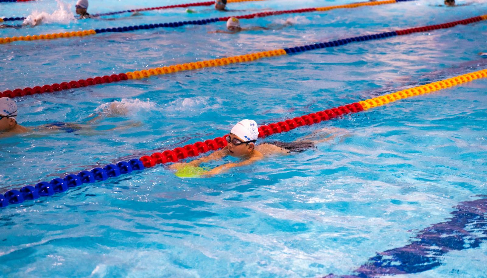 世界冠军走进学校,世界冠军广东小孩