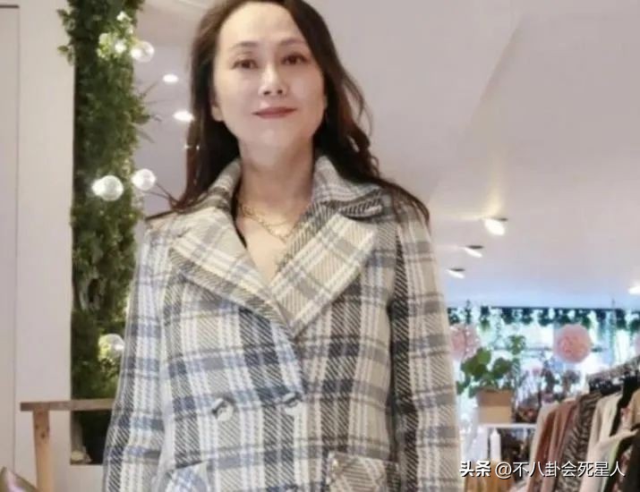 8位老牌明星晚年回归普通人生活,5位移居国外明星现状