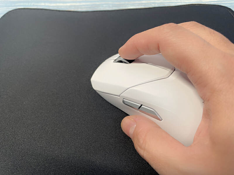 雷柏vt960s无线游戏鼠标评测,轻量化长续航雷柏vt9