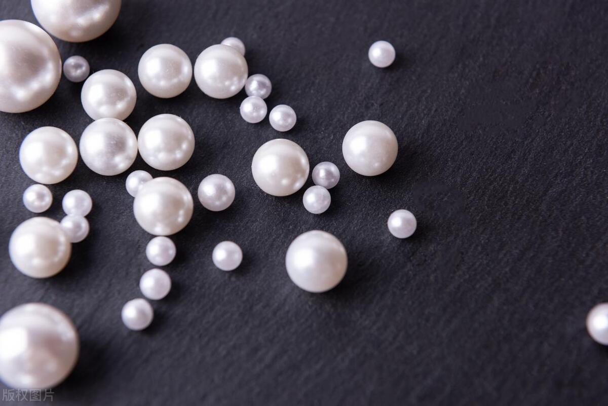 淡水珍珠是天然还是人工,淡水珍珠是海里面的吗