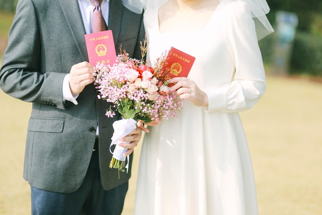 从火炉边到数字平台：爱情观的演变