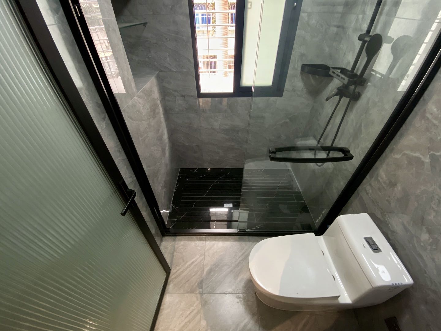 现代简约灰色系的房间搭配什么,轻奢风格全屋搭配高级灰117平