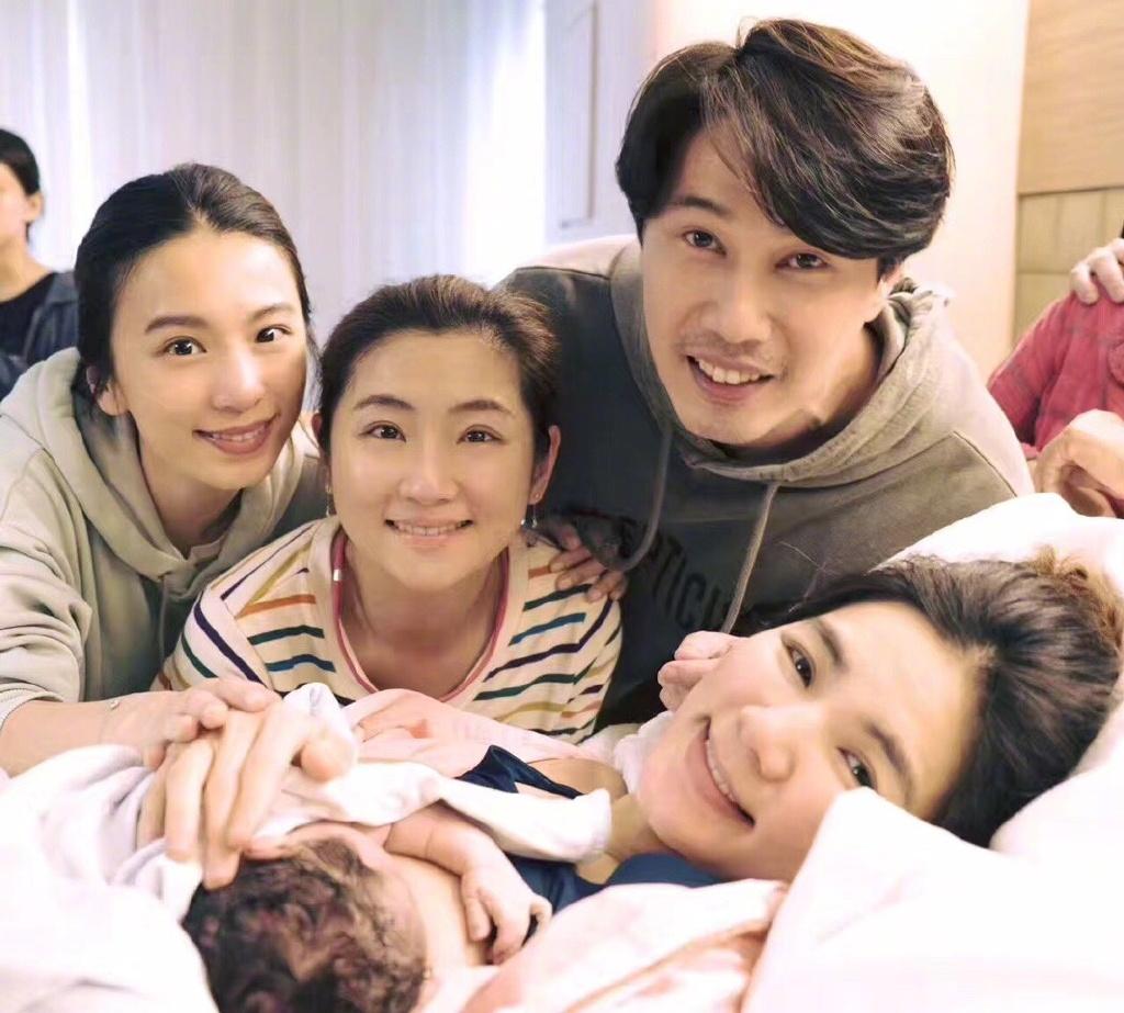 selina生子是顺产吗,ella谈selina生孩子了吗