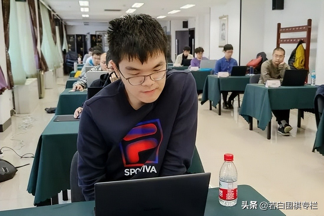 柯洁连冠被打破,打破魔咒闯入八强