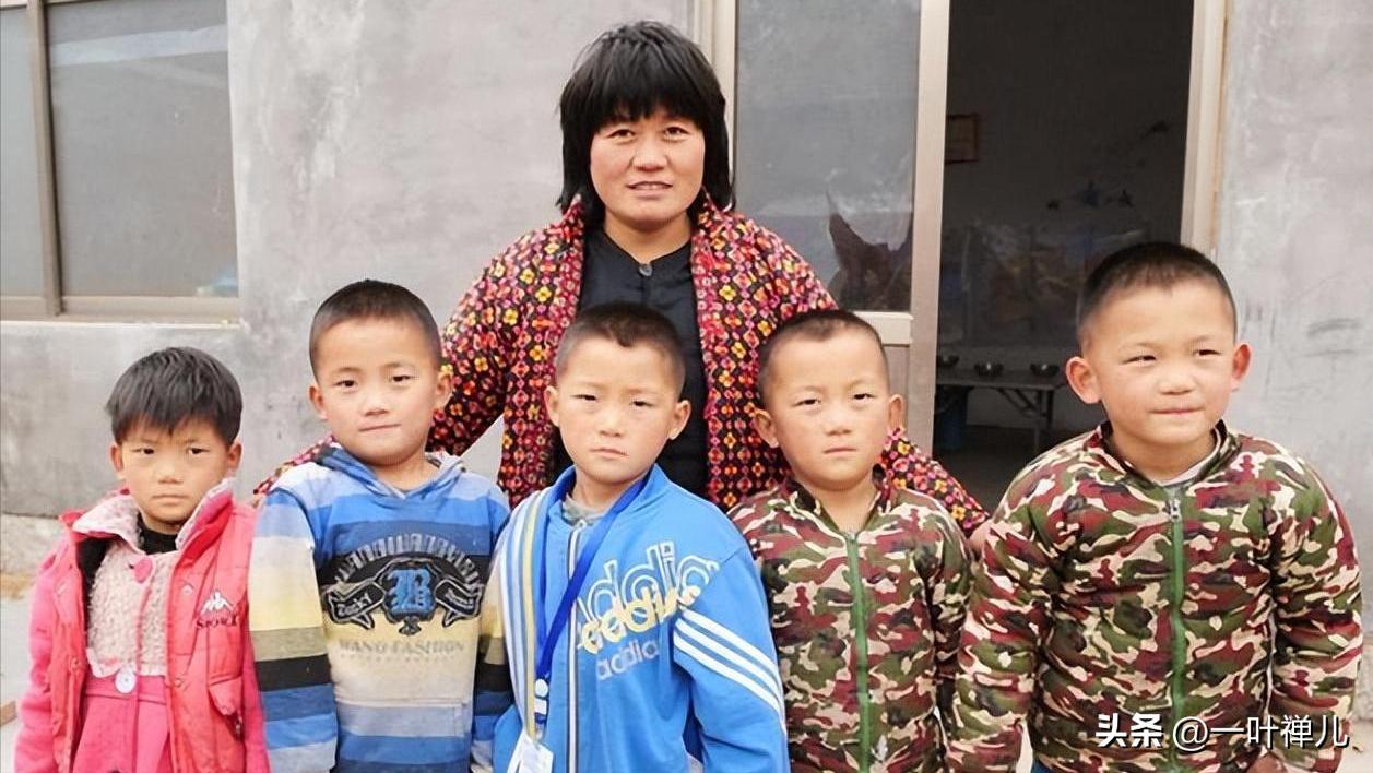 中国首例五胞胎，现年满22岁，妈妈坦言：如果重选，我一个也不要