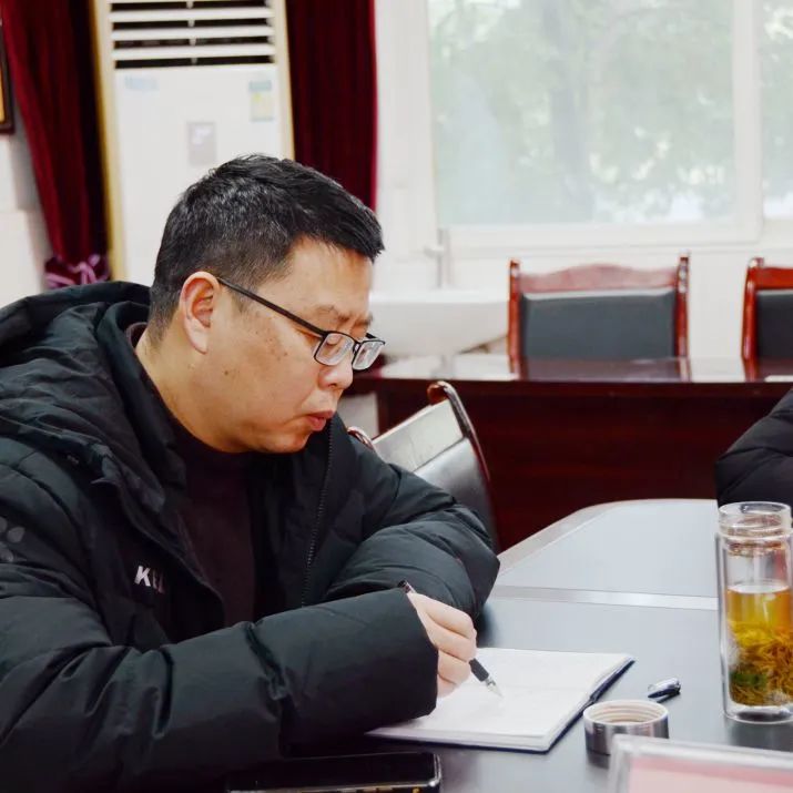 教育局领导到小学指导工作,教育局局长到小学校视察工作简报