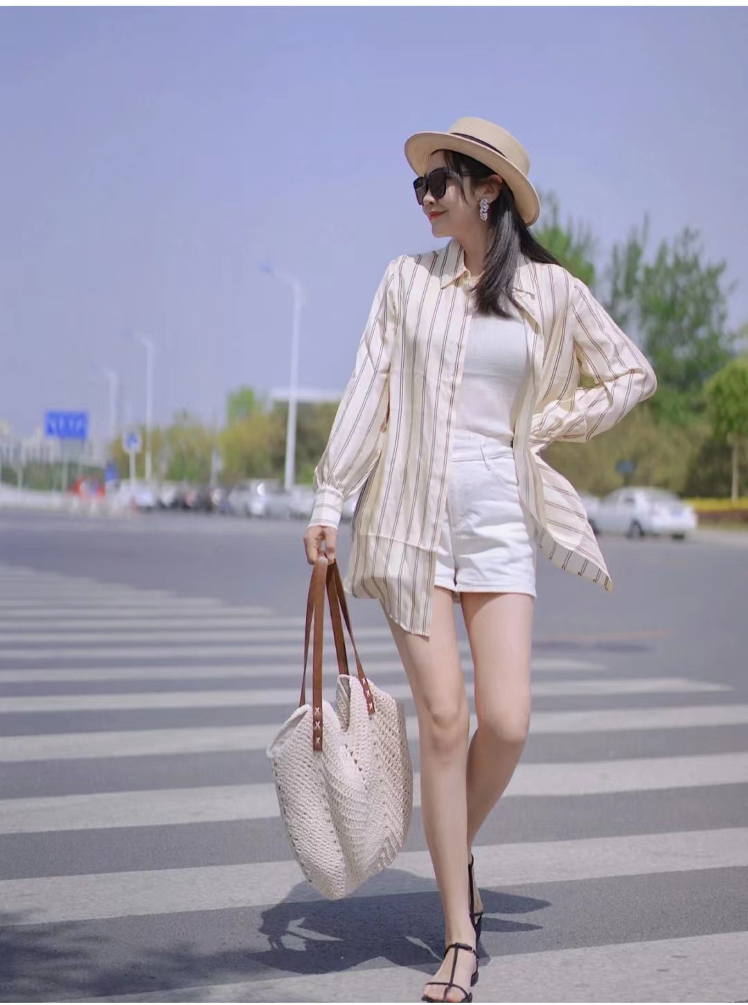 夏天短裤上衣搭配什么鞋子好看,白色短裤配什么上衣和鞋子好