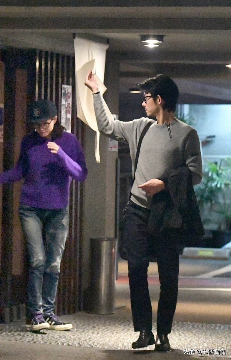 三种日本明星人夫宠爱模式的本质：男人够成熟且认命，女人变好命