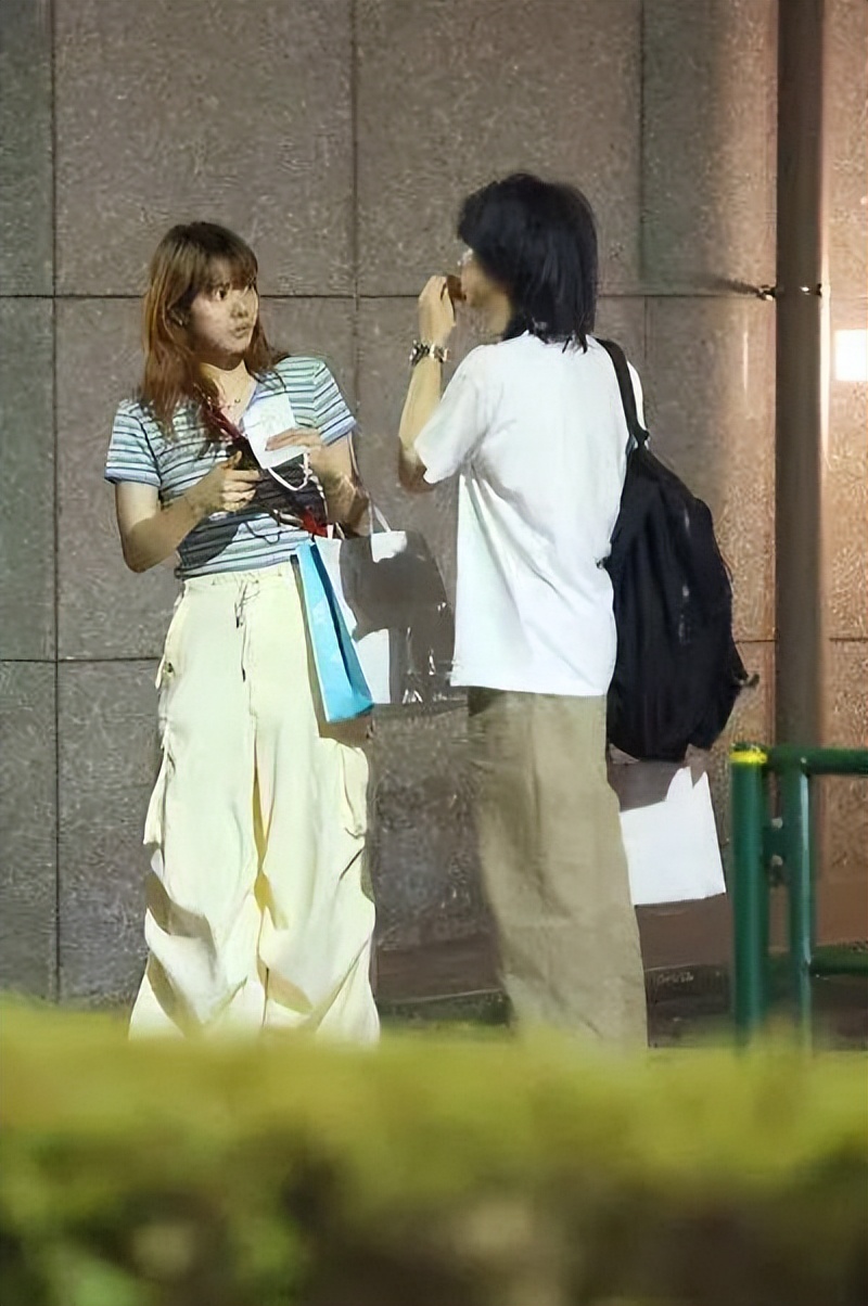 相差11岁，相恋4年，日本新生代原创女歌手爱缪钦慕大叔，爱无错