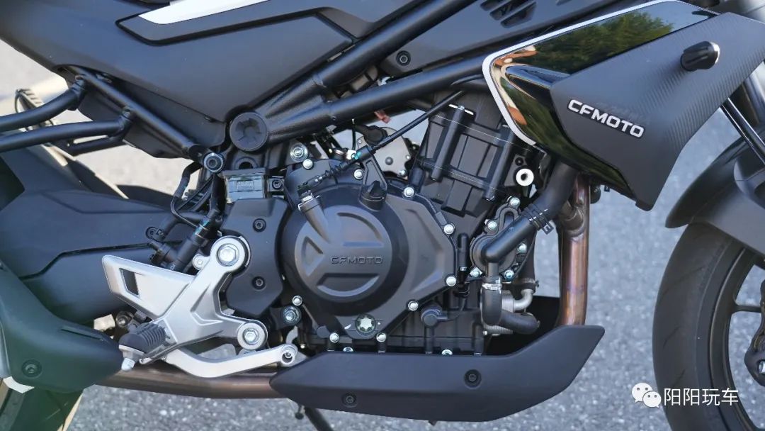 春风450NK三千公里还能卖多少钱,5000左右单缸300cc街车