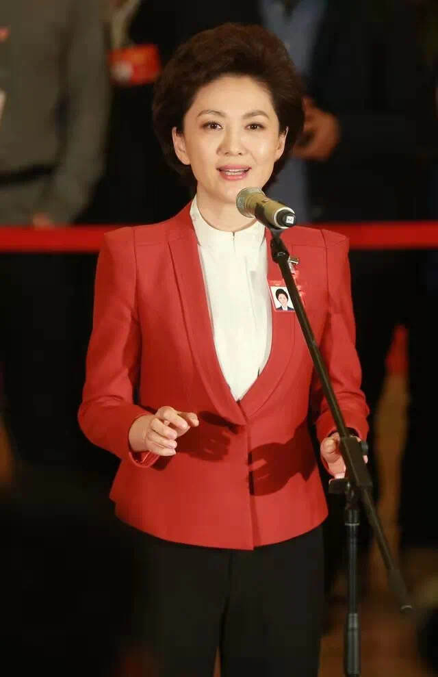 李思思朱迅谁能成为央视一姐,欧阳夏丹李思思