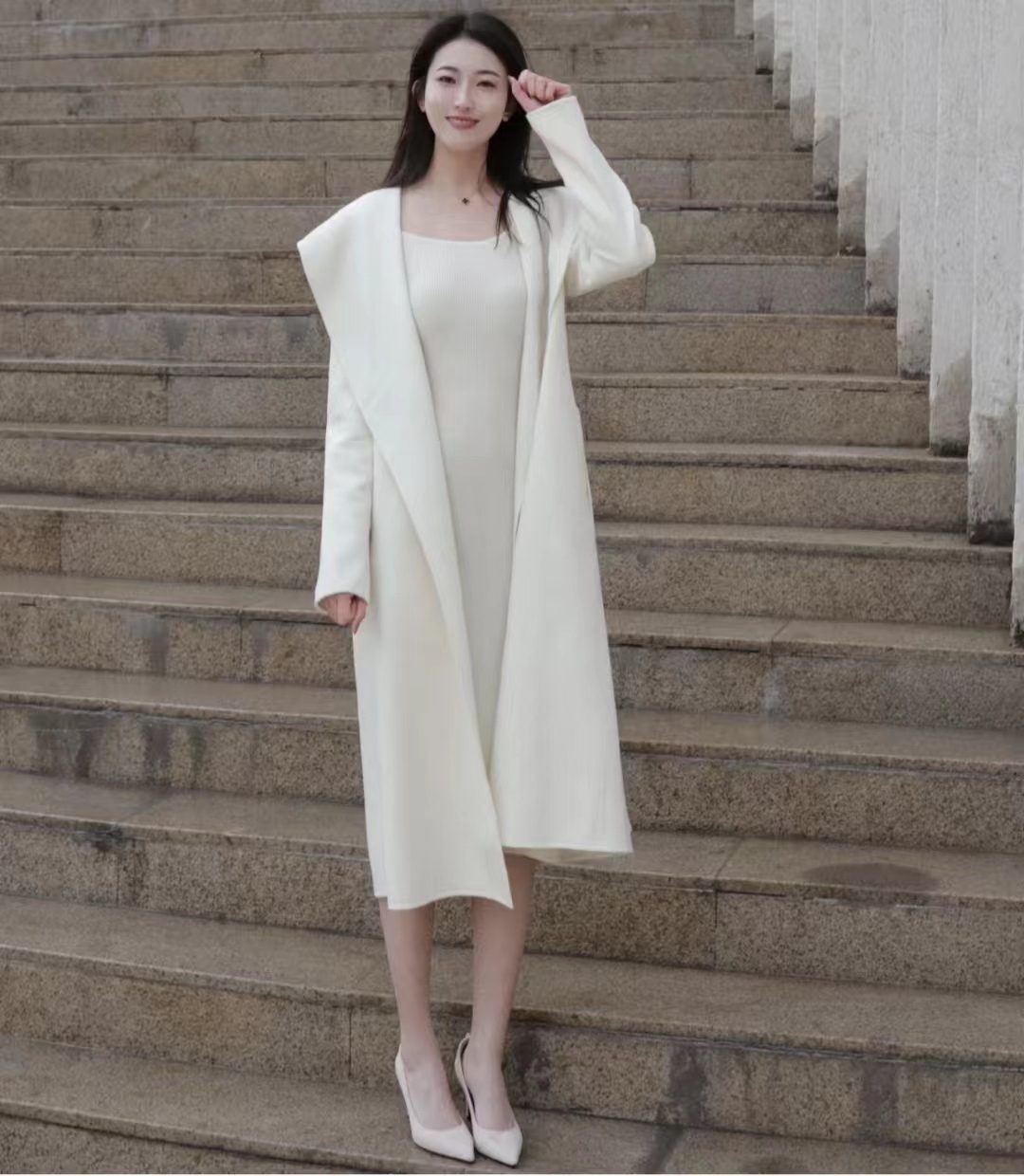 呢子大衣配高跟鞋的穿搭高级感,韩剧女主穿搭秋冬大衣搭配高跟鞋