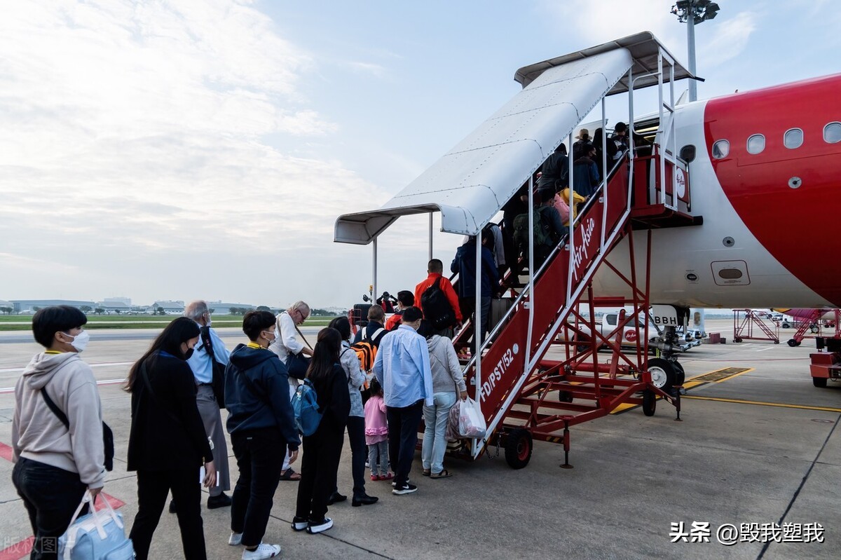 去荷兰旅游把护照丢了怎么回英国,在泰国身份证和护照丢了怎么办