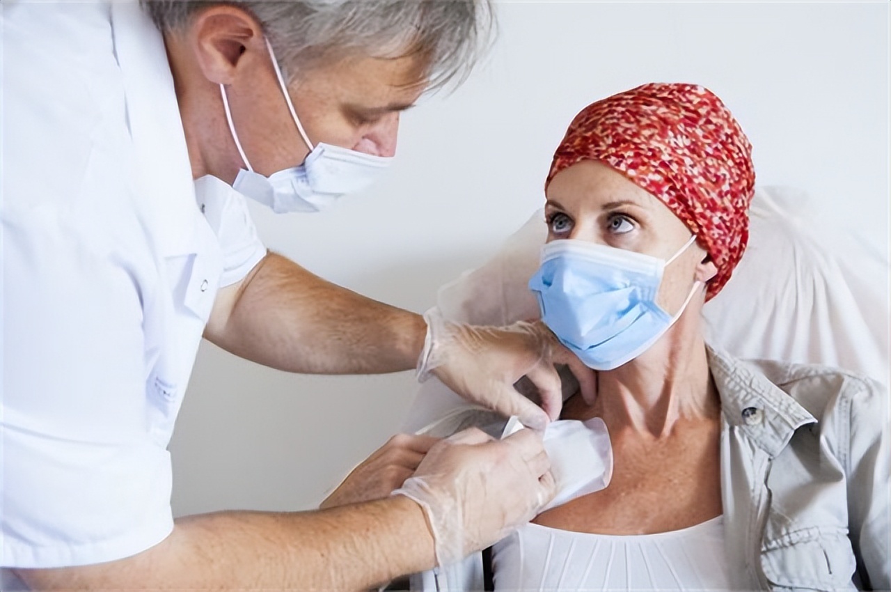 癌症晚期病人，被偷喂为狗驱虫的药，家属：感觉在把母亲当小白鼠