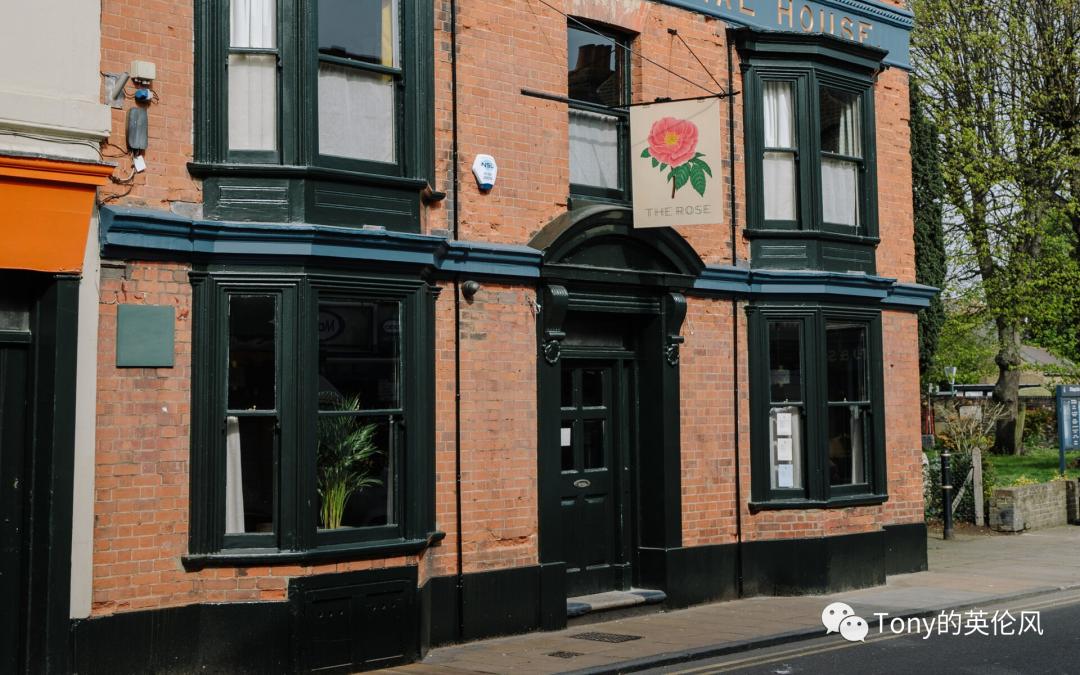 不用外出也可以欣赏草原美景,英国的惬意风景