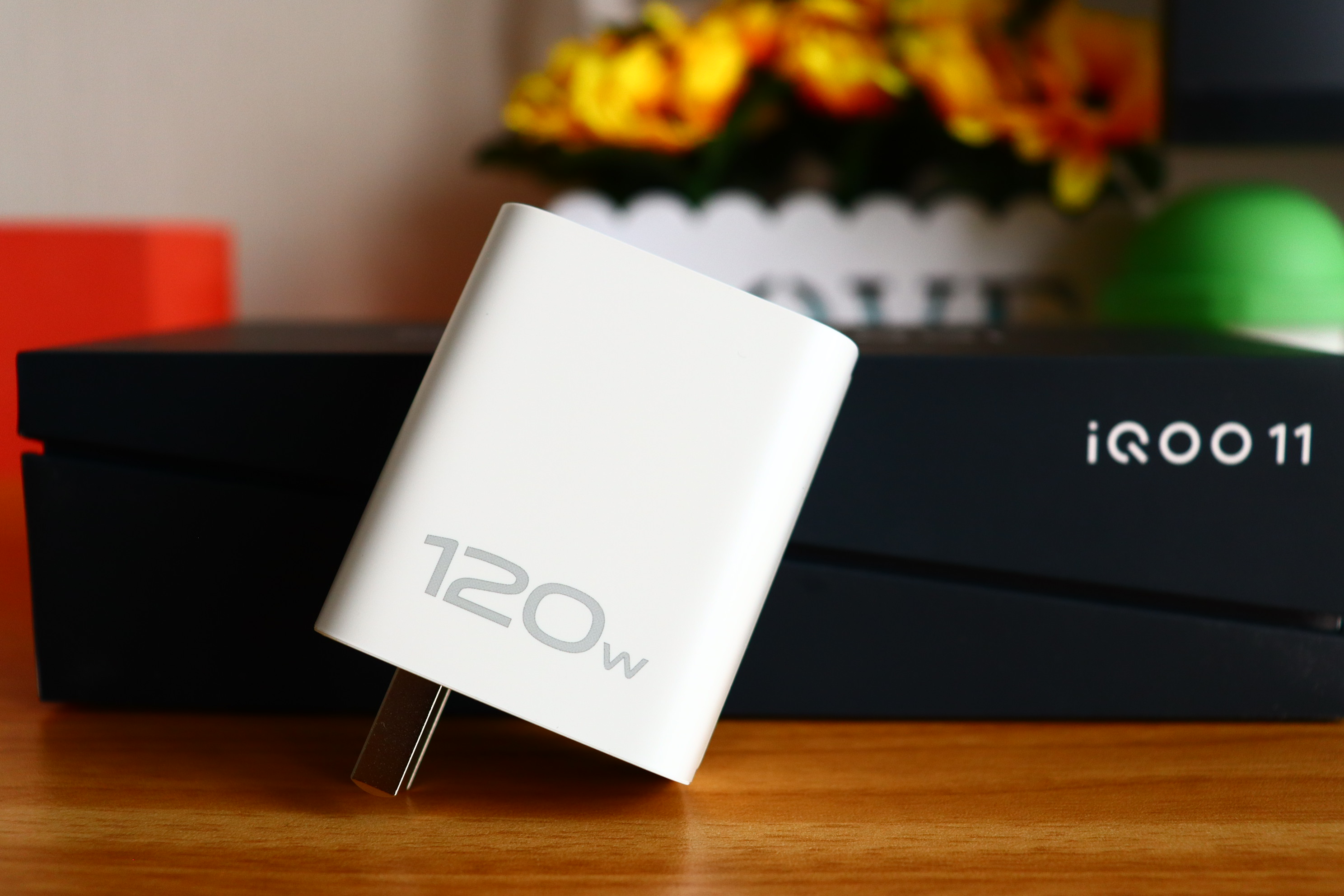 iQOO11是地表最强直屏旗舰吗,国产直屏旗舰iqoo11测评拍摄