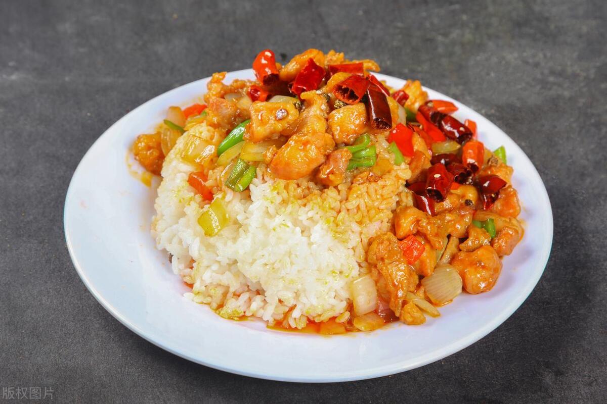 媒婆乱收钱,农村媒婆骗钱