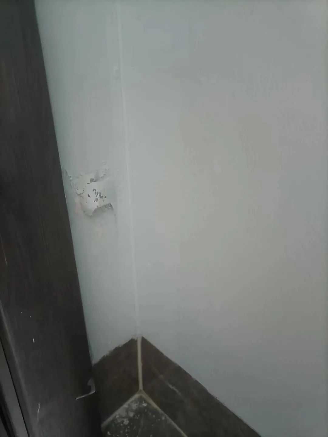 安吉尔净水机漏水淹楼下怎么赔偿 (安吉尔净水器漏水怎么维修)