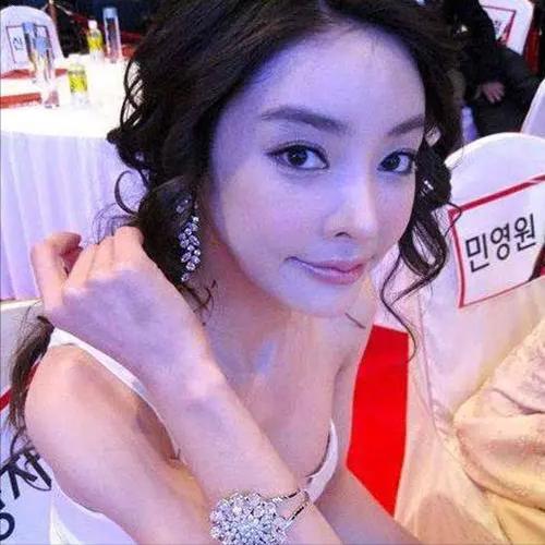 揭秘明星不为人知的丑闻,明星揭露娱乐圈的内幕