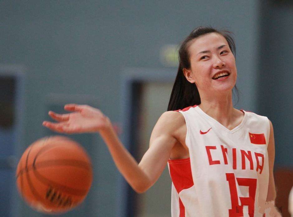 女篮坎贝奇扣篮视频,信口开河女版