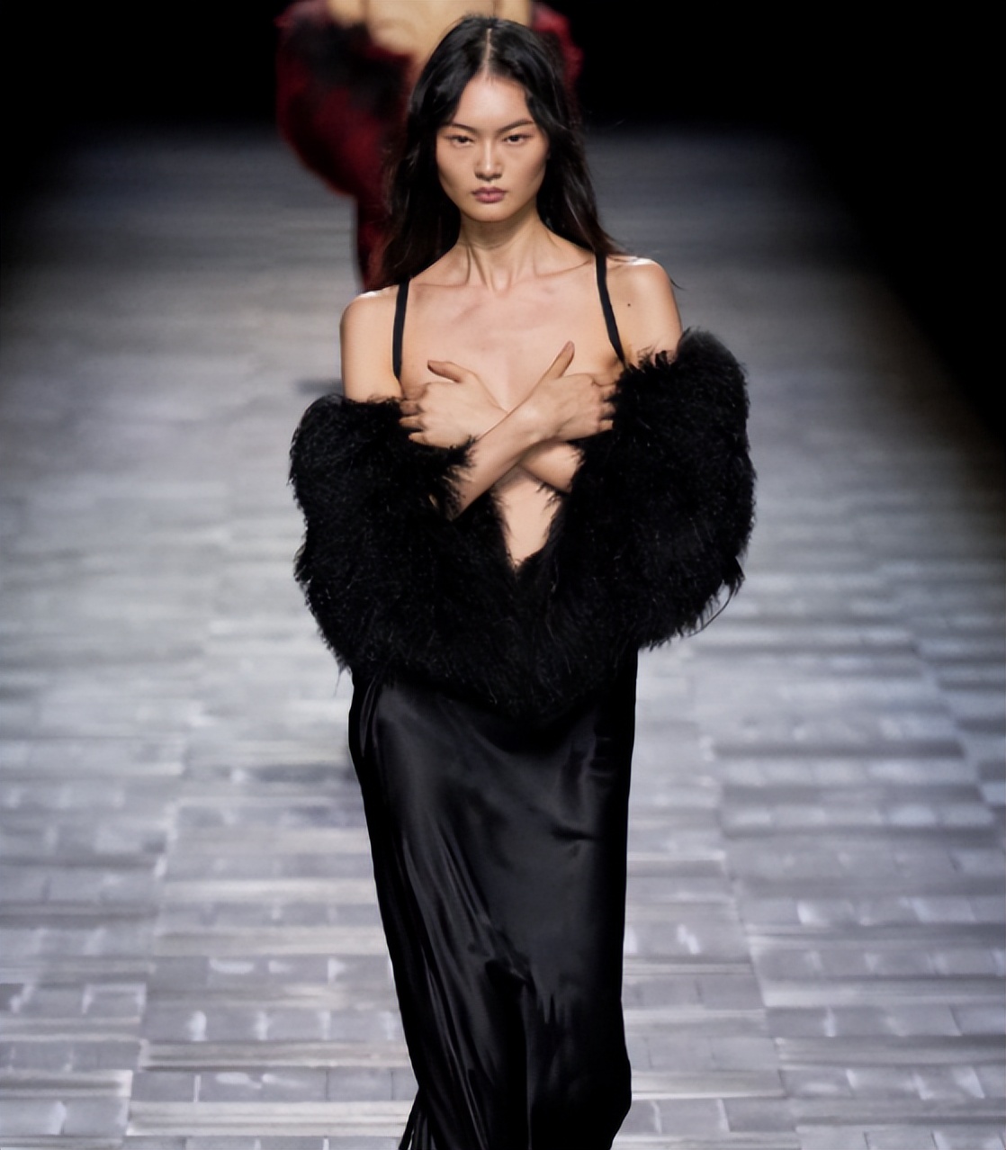 “大秀*光春**”不害臊，娱乐圈的“流氓艺术”，该管管了！