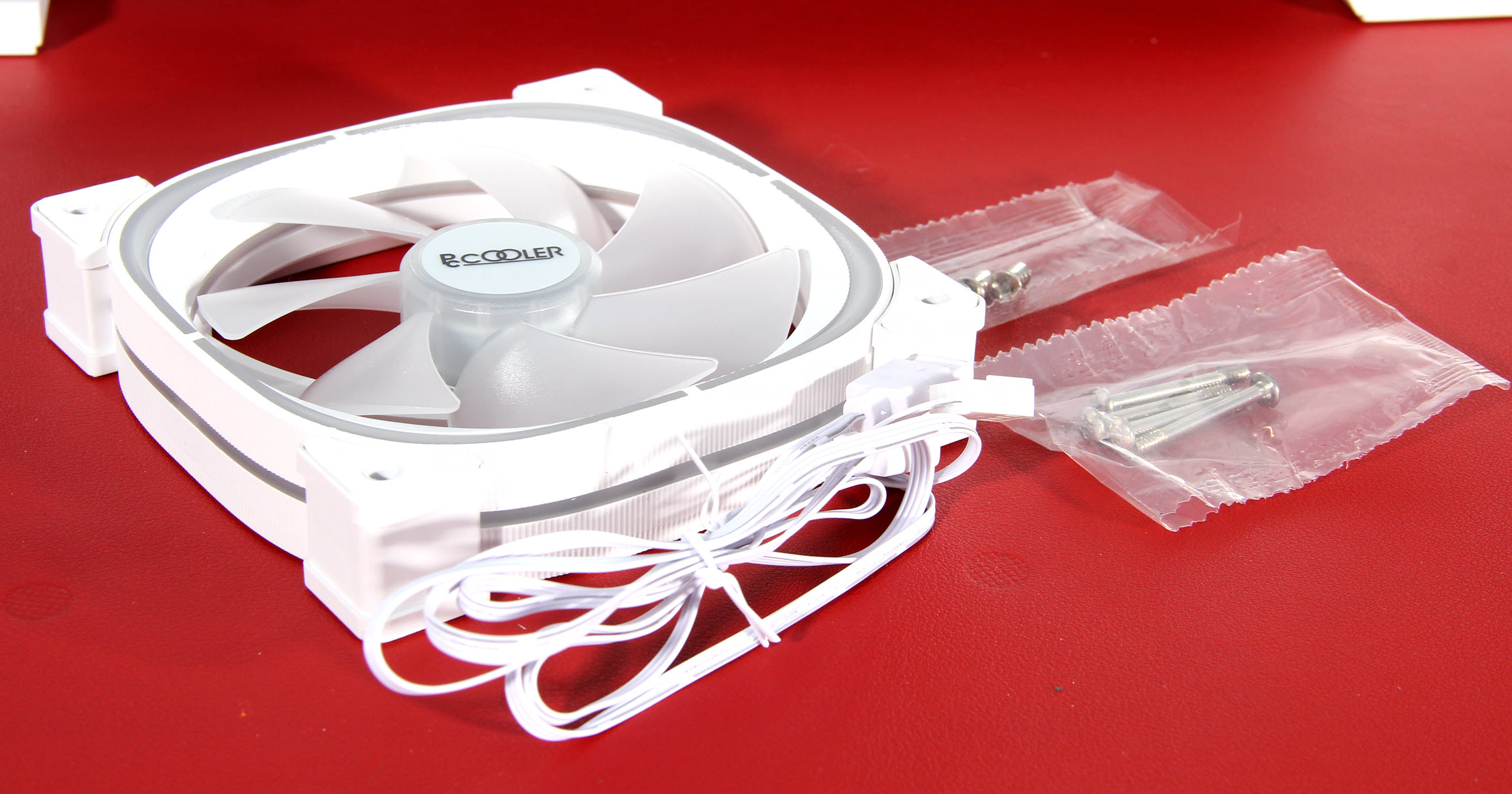 全风扇装机爱不爱？细数新机箱里的八把风扇