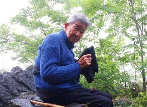 湖南老人建活人墓,湖南深山老人墓