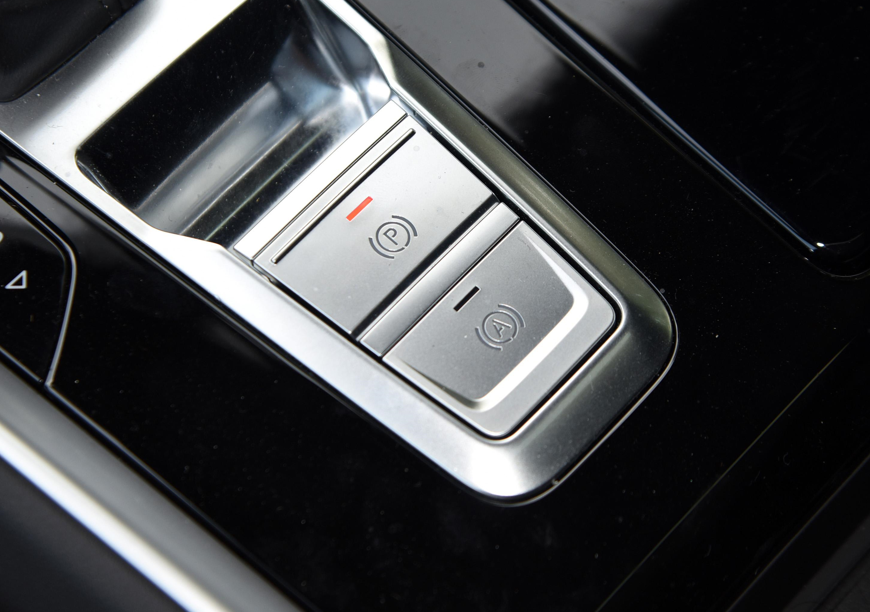 奥迪q6六缸有几个配置,2024款奥迪q6配置解读