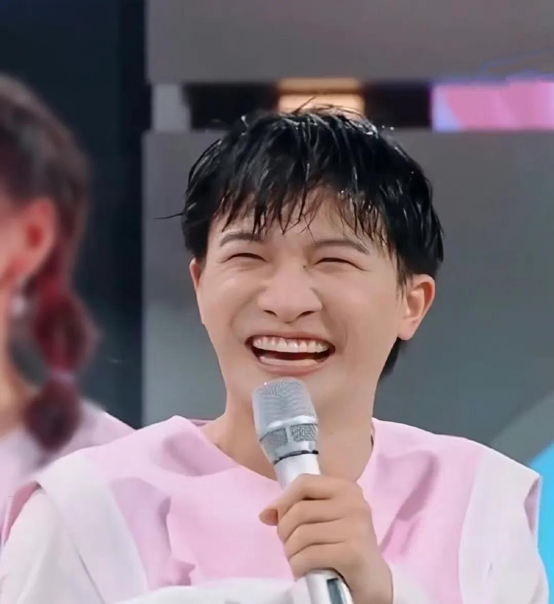 看周深录制现场,看周深最近歌曲反应视频