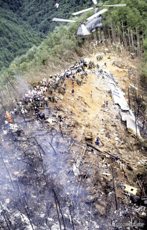 日航123班机空难纪录片让人泪目,日航123号班机发生空难