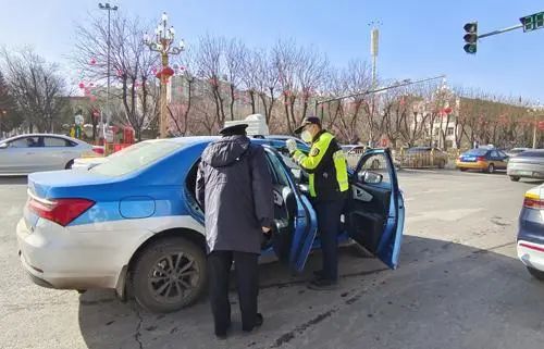 大同23辆违规出租车被罚,鞍山13辆出租车被曝光