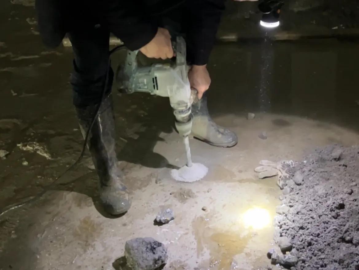 地下车库渗水堵漏怎么做最好,地下车库墙体漏水怎么补救
