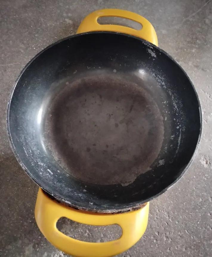 电热锅加热丝对外壳有多大的阻值,电热锅加热圈电阻多少