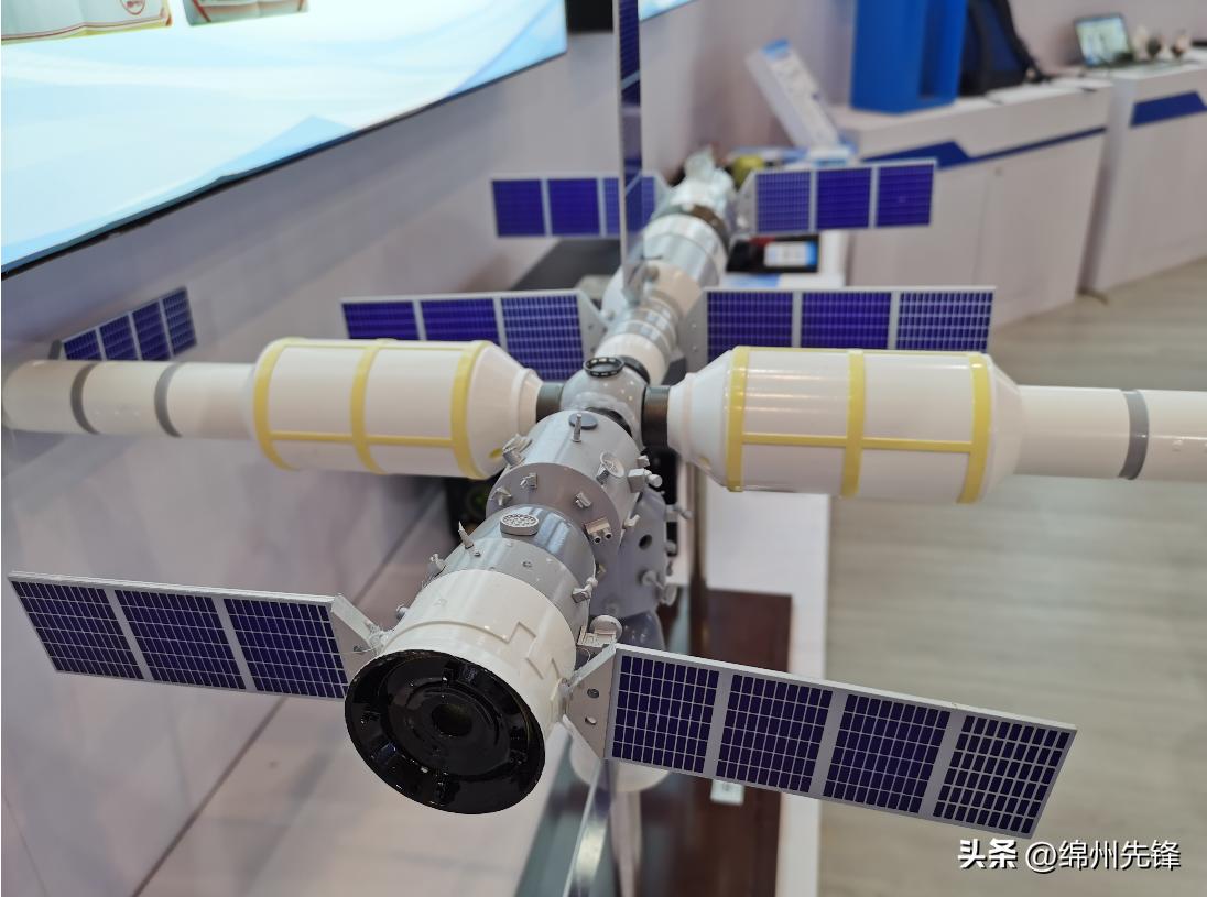 缁甸槼鍐涘垱,鍥涘窛缁甸槼鍐涘垱