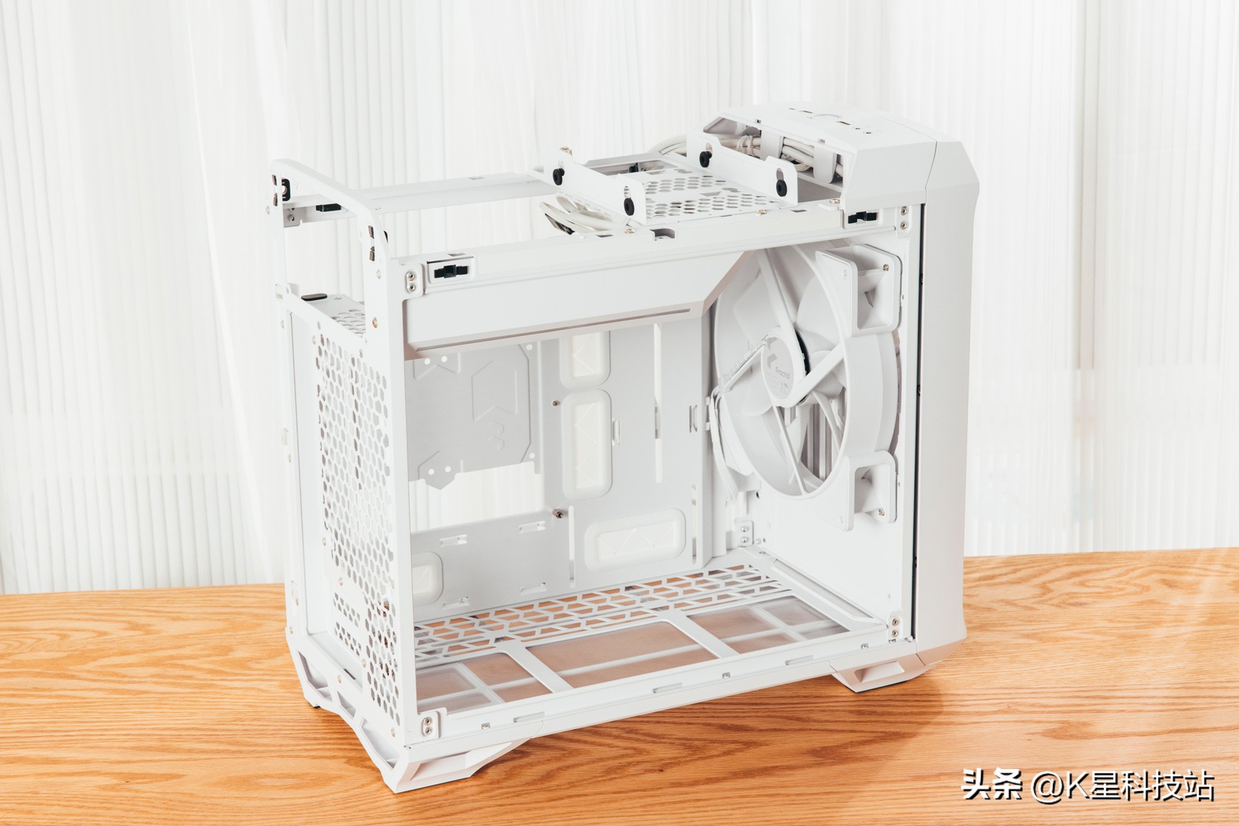 鍗庣x670e涓绘澘涓婁粈涔坈pu,鍗庣strixz690-e瑁呮満瑙嗛