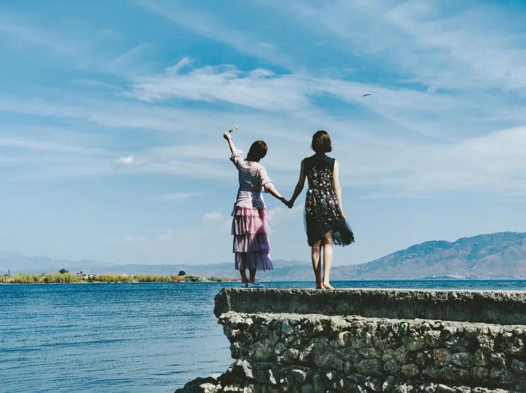 最好的社交状态是自然而然地相处,舒适的相处向下兼容