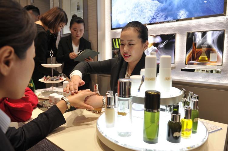 海蓝之谜和赫莲娜哪个比较高端,赫莲娜和海蓝之谜什么档次