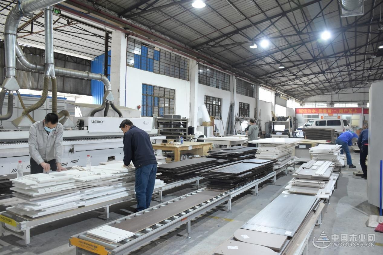 匠心万里行,伟业板材创造未来