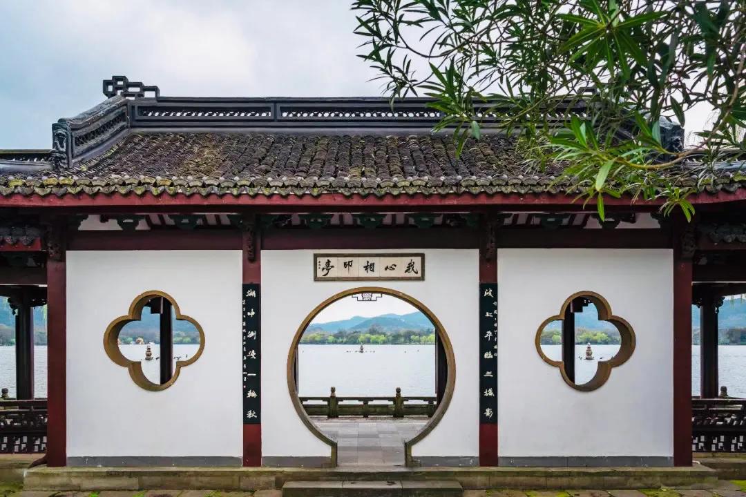 杭州西湖大雪纷飞,杭州西湖风景名胜区