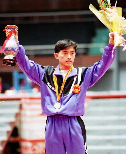 乒乓入奥24年,盘点国乒28位奥运冠军:马龙王曼昱都是唯一