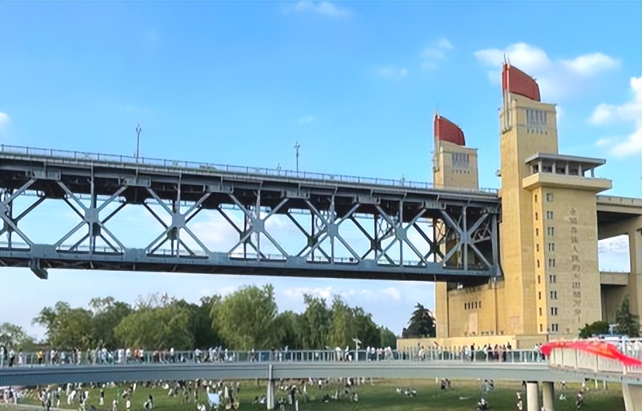 gdp2022全国城市排名重庆,2020年城市gdp排名广州重庆