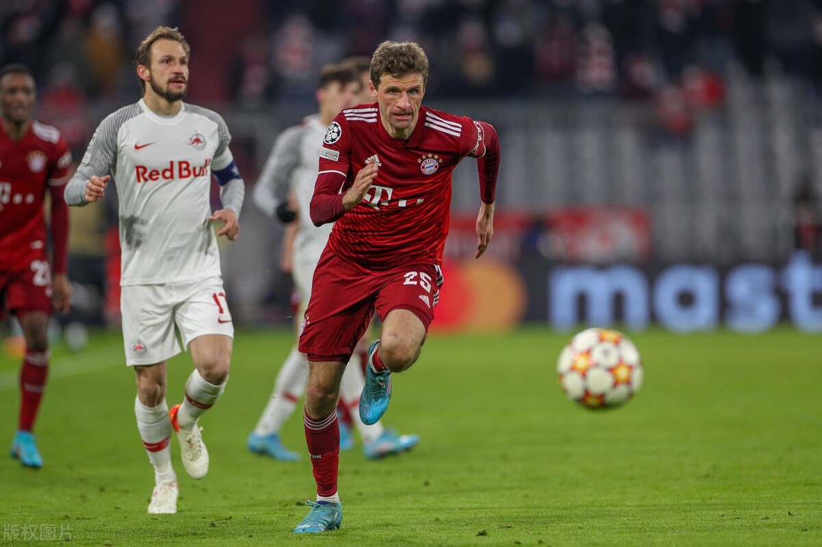 穆勒利用起跳射门,穆勒打高尔夫教学