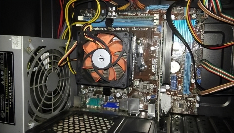 电脑故障显示id,电脑开机为什么直接进入id了