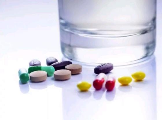 阿莫西林和头孢对细菌感染哪个好,消炎药阿莫西林和头孢怎么选择