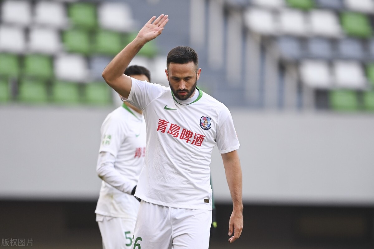 一边黯然退出一边招兵买马“足球城”的悲喜并不相通