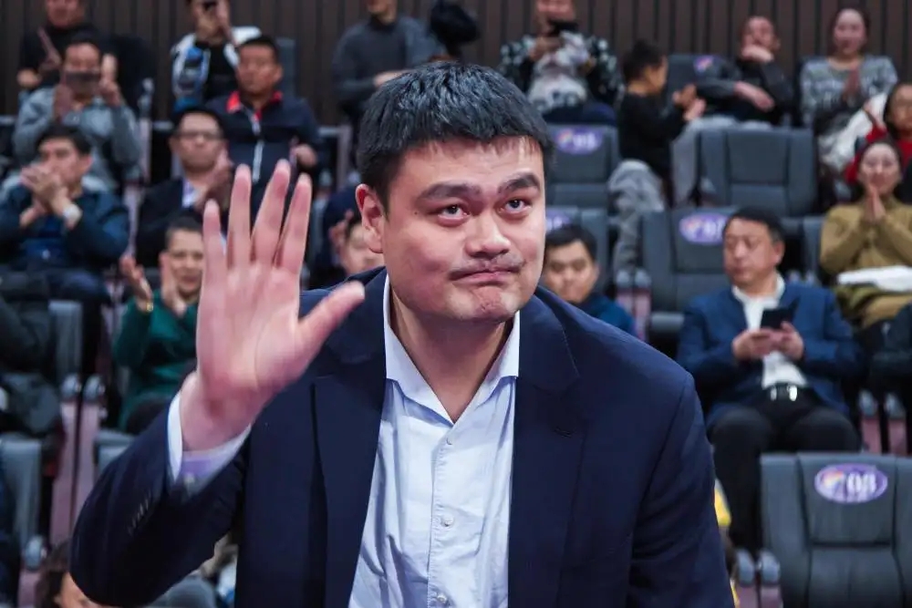 姚明连任篮协主席，陈戌源为何无辜躺枪，高洪波孙雯何时主政足协