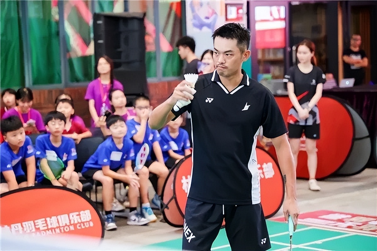 林丹生涯赚了多少钱,林丹当了多久的世界第一