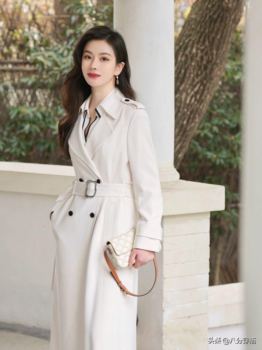 今年冬季流行穿这几款“大衣”，优雅保暖有气场，普通人也能驾驭